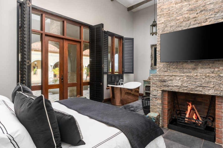 5 Bedroom Property for Sale in Winelands Western Cape